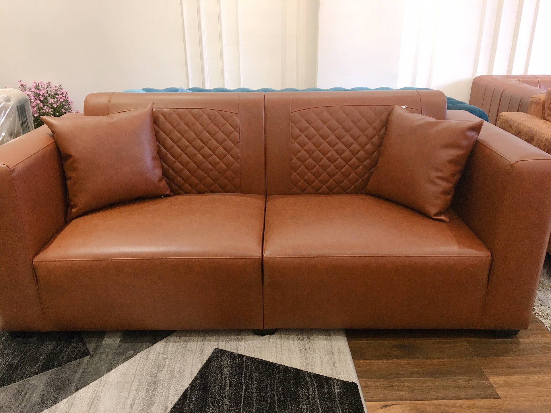 Một mẫu HOT nữa mới cập bến Hiện tại ở Showroom đang